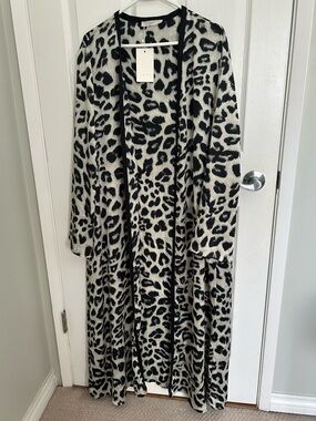 Luna Animal Print Black & White Kimono, Size Small.